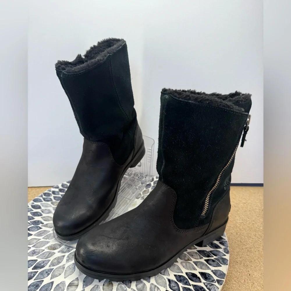 Sorel Emilie Foldover Women's Black shearling  Winter snow Boots 9 - Picture 2 of 16